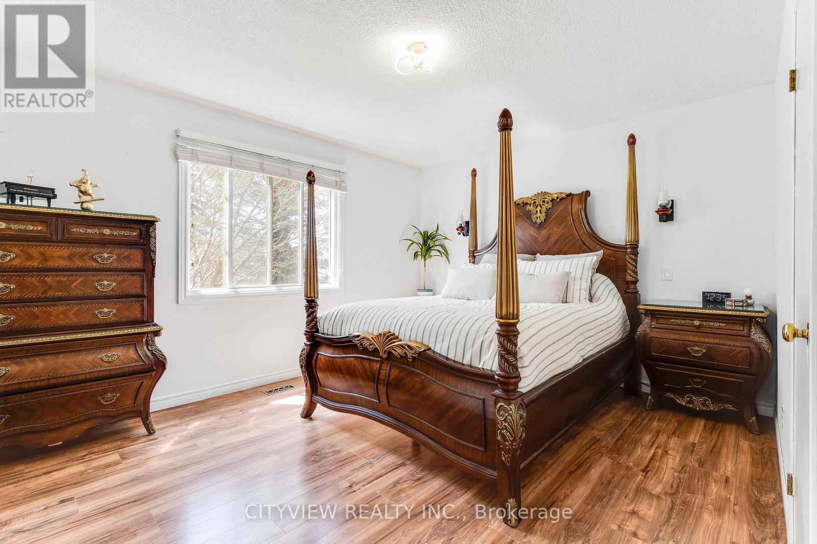 Caledonia - 197 Morrison Drive, Haldimand, Ontario  N3W 1A8 - Photo 13 - X12132139