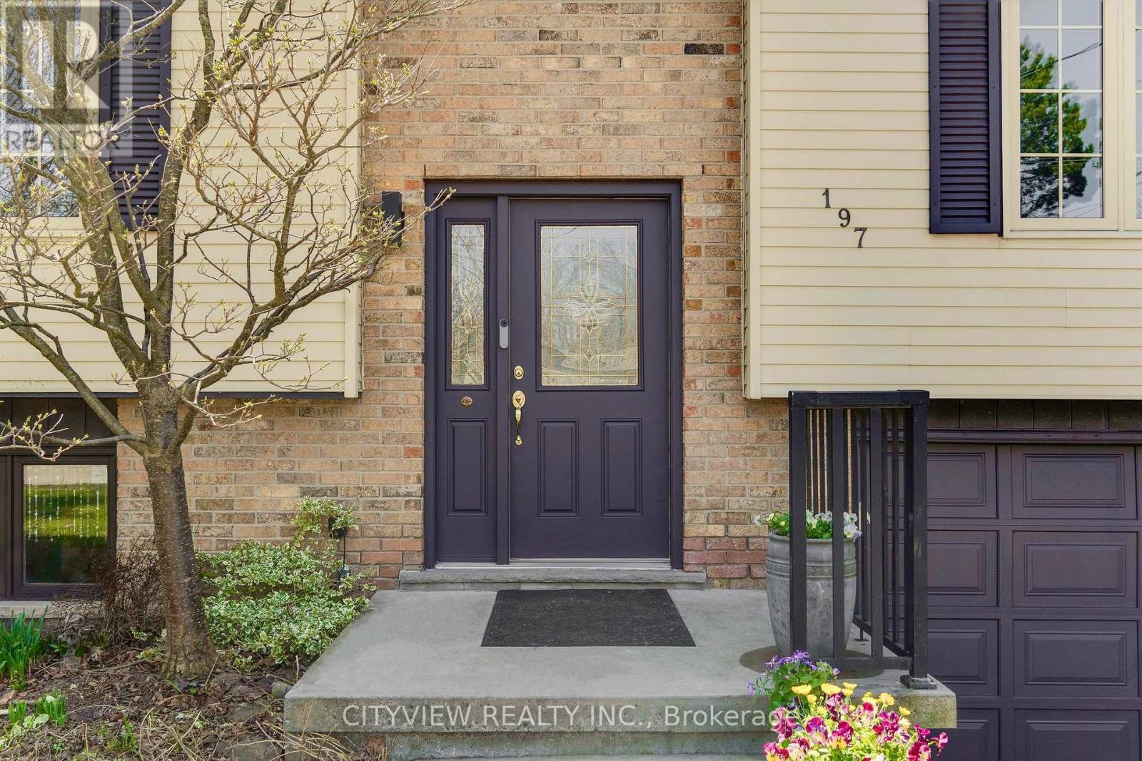 Property at 197 MORRISON DRIVE image 2