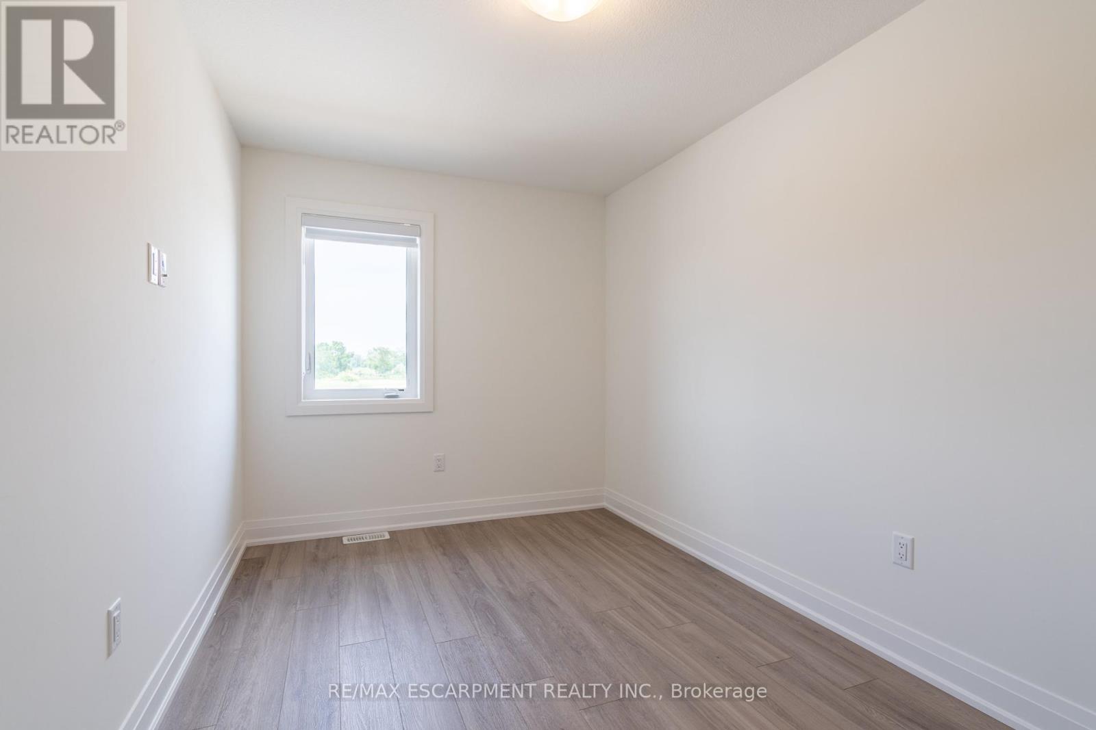 15 Raspberry Lane, Hamilton, Ontario  L0R 1W0 - Photo 30 - X12070258