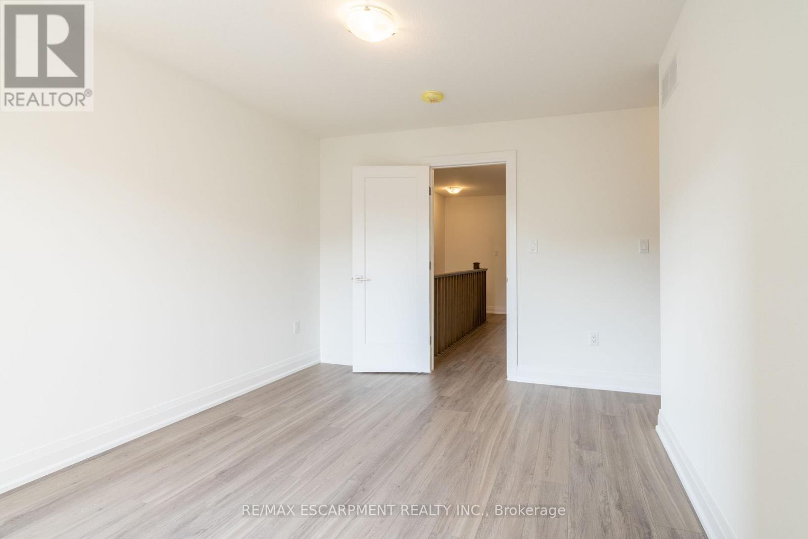 15 Raspberry Lane, Hamilton, Ontario  L0R 1W0 - Photo 36 - X12070258