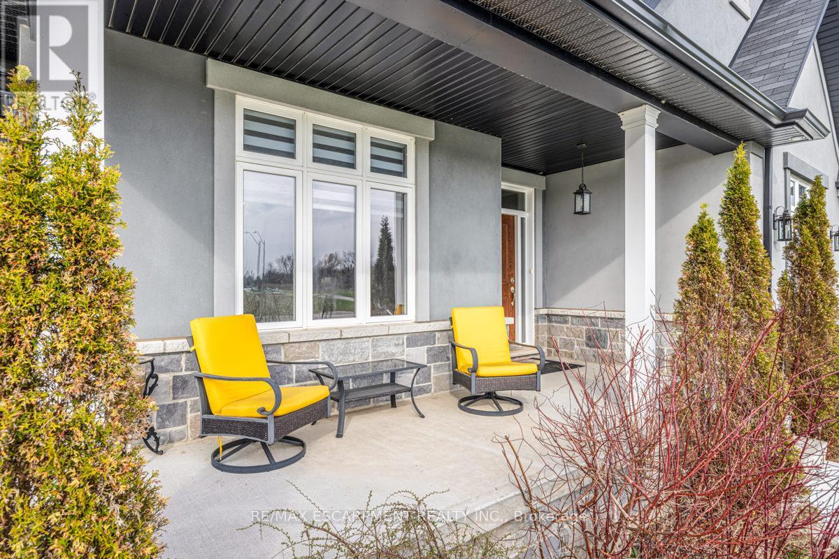 20 Chesswood Trail, Hamilton, Ontario  L8N 2Z7 - Photo 8 - X12109185