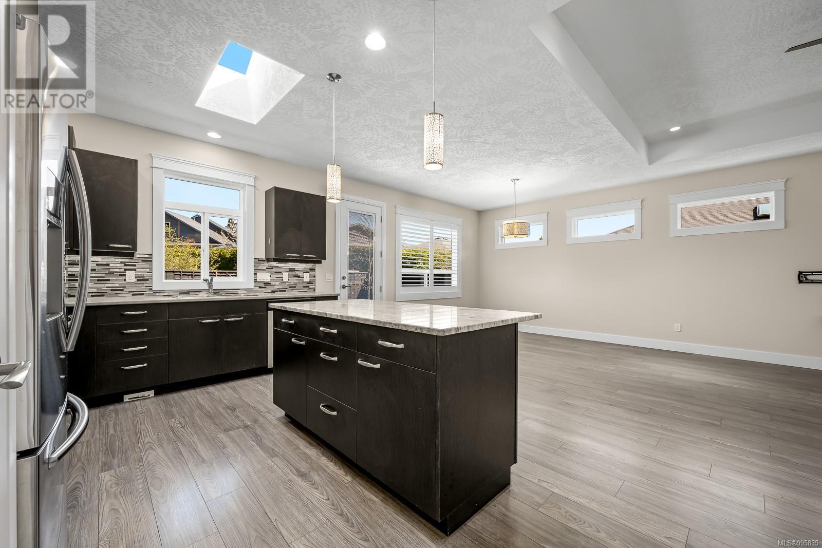 2462 Dakota Pl, Comox, British Columbia  V9M 0B9 - Photo 10 - 995835