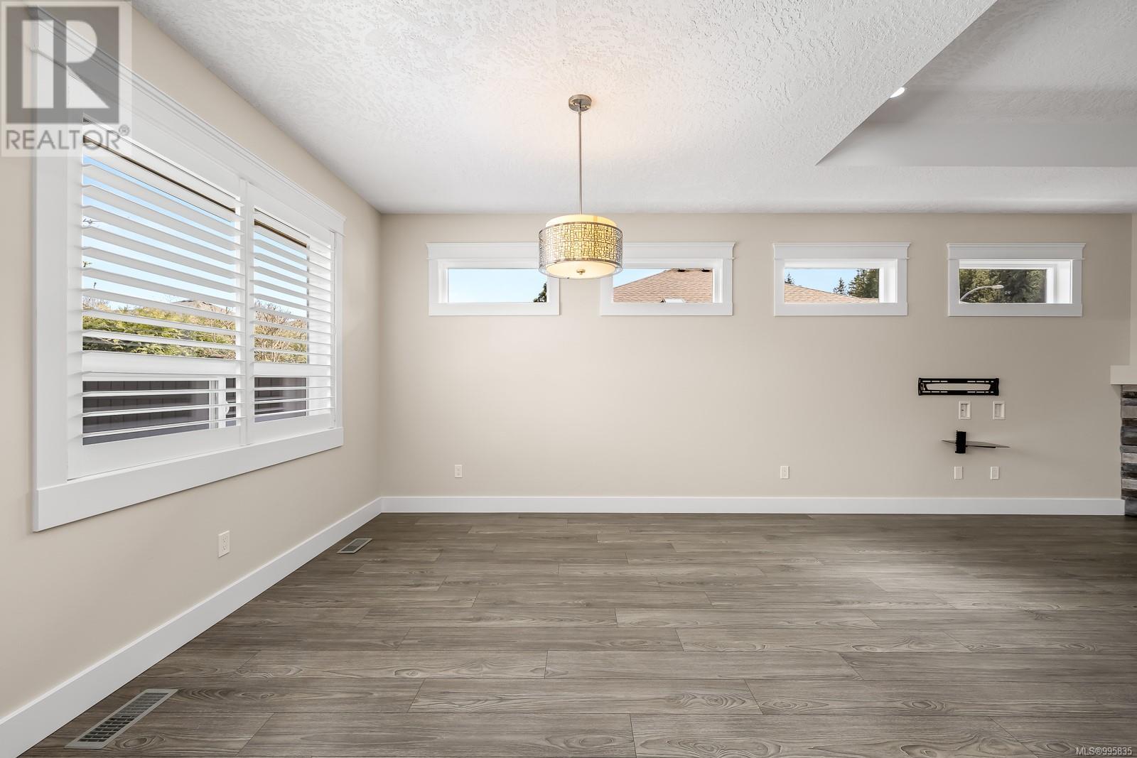 2462 Dakota Pl, Comox, British Columbia  V9M 0B9 - Photo 11 - 995835