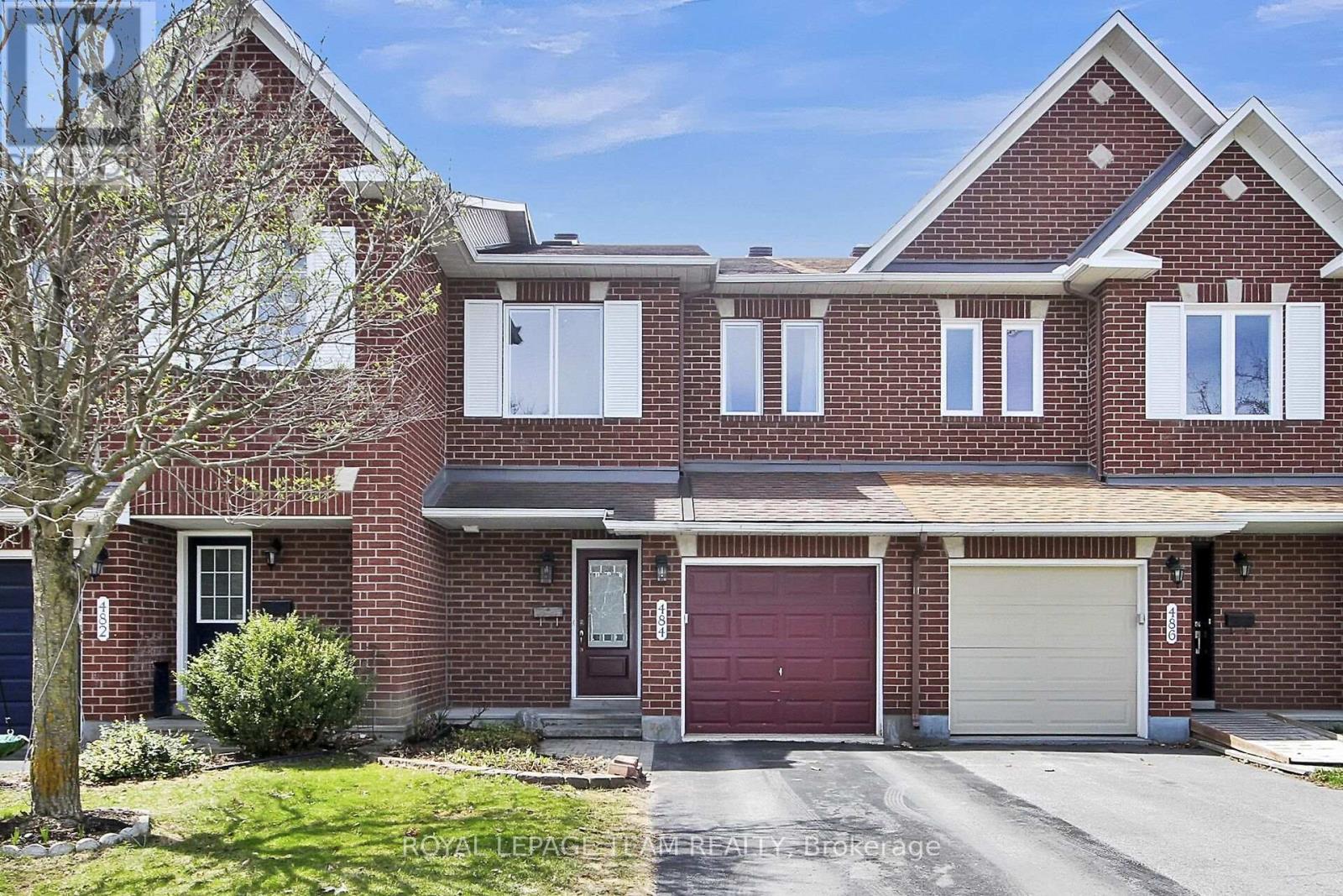 484 Meadowbreeze Drive, Ottawa, Ontario  K2M 2T6 - Photo 1 - X12132157