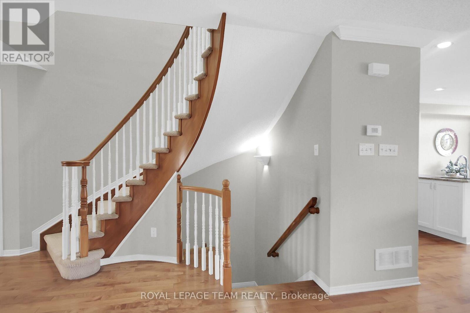 484 Meadowbreeze Drive, Ottawa, Ontario  K2M 2T6 - Photo 25 - X12132157