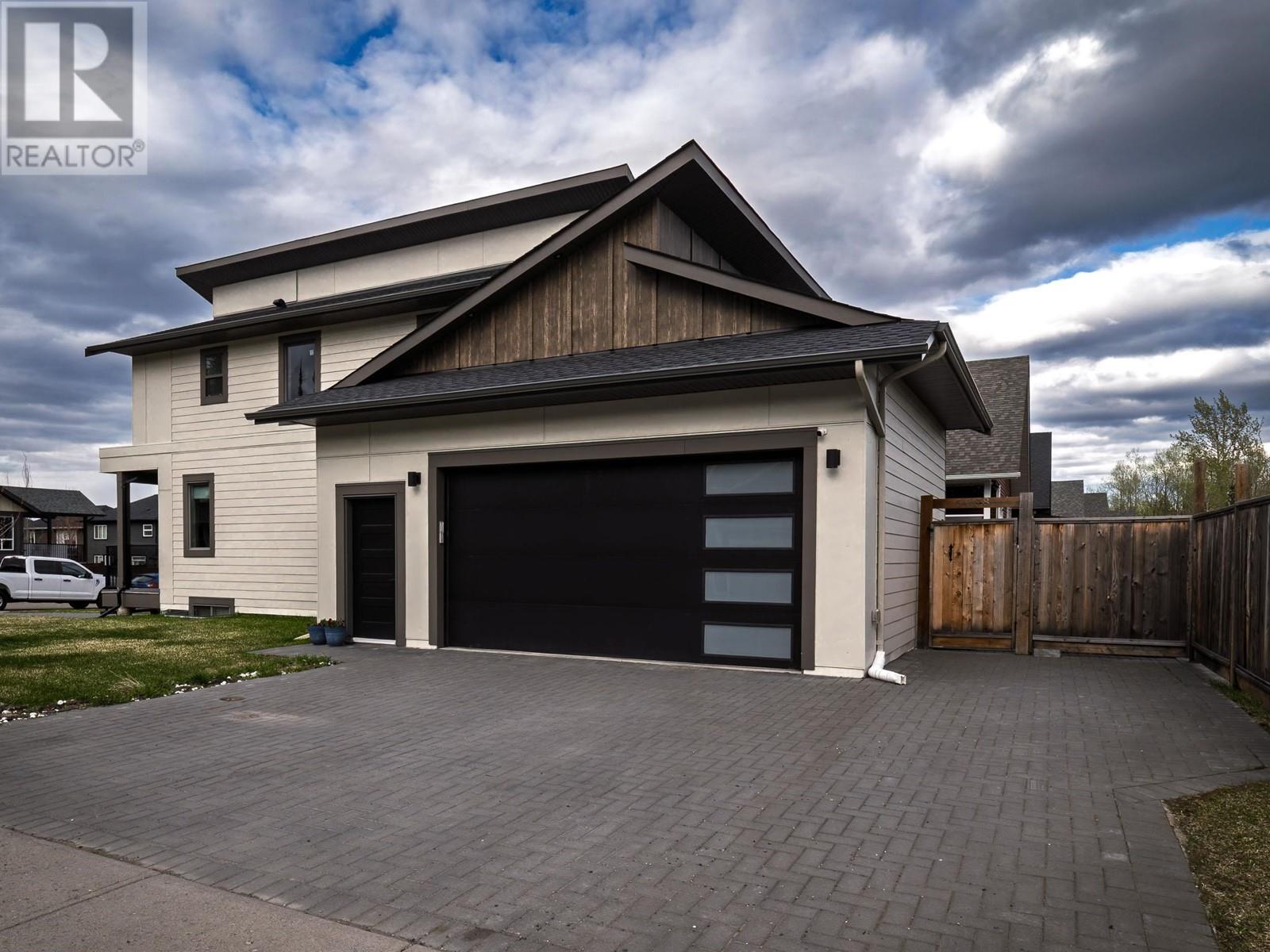 3951 Parkview Crescent, Prince George, British Columbia  V2N 5N7 - Photo 2 - R3000026