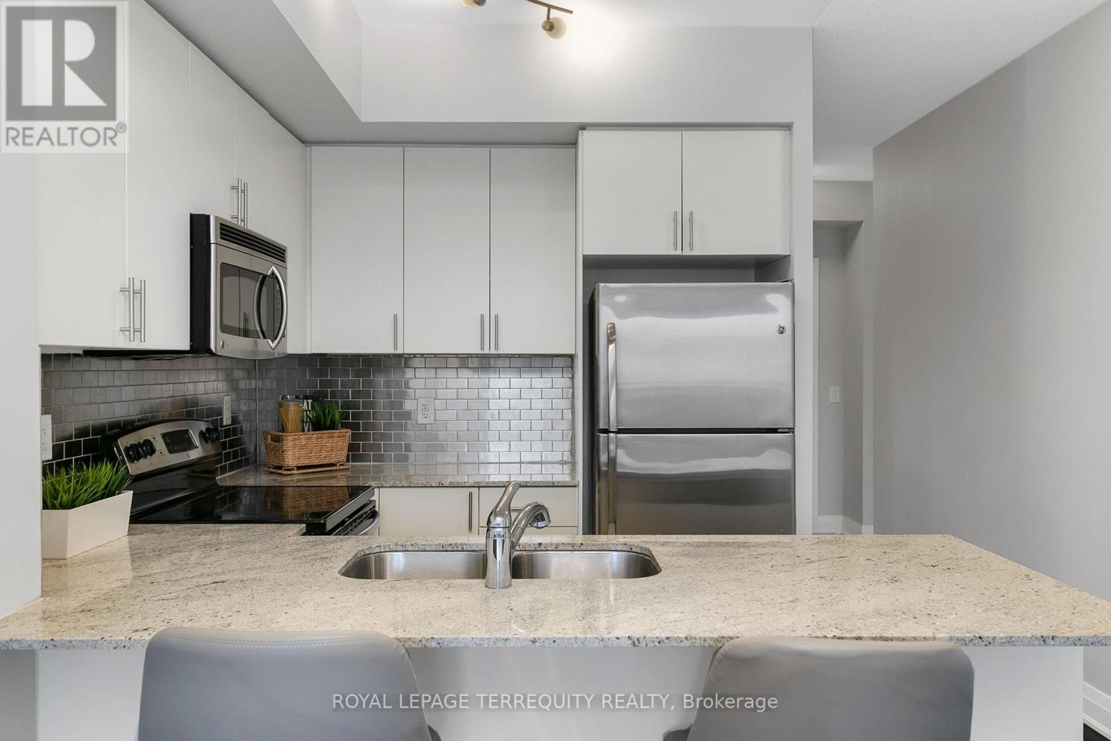 214 - 520 Steeles Avenue W, Vaughan (Crestwood-Springfarm-Yorkhill), Ontario  L4J 0H2 - Photo 17 - N12132162