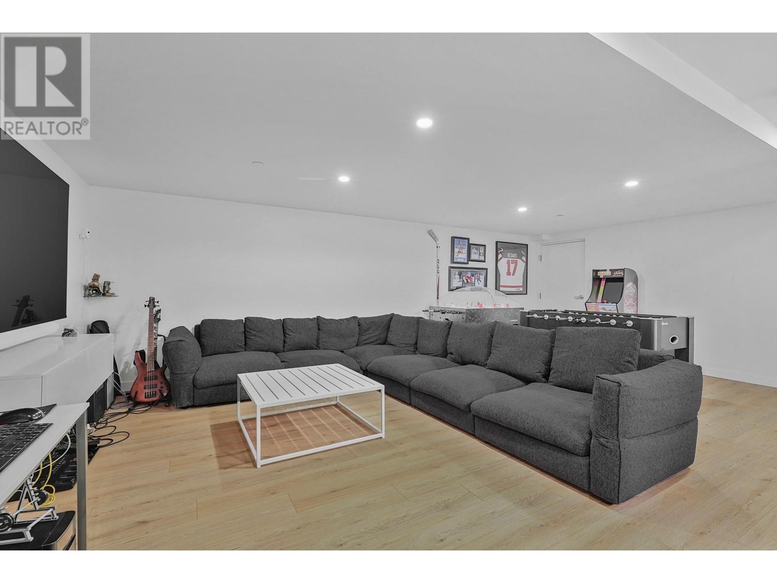 101 649 E 3rd Street, North Vancouver, British Columbia  V7L 1G6 - Photo 26 - R2978351