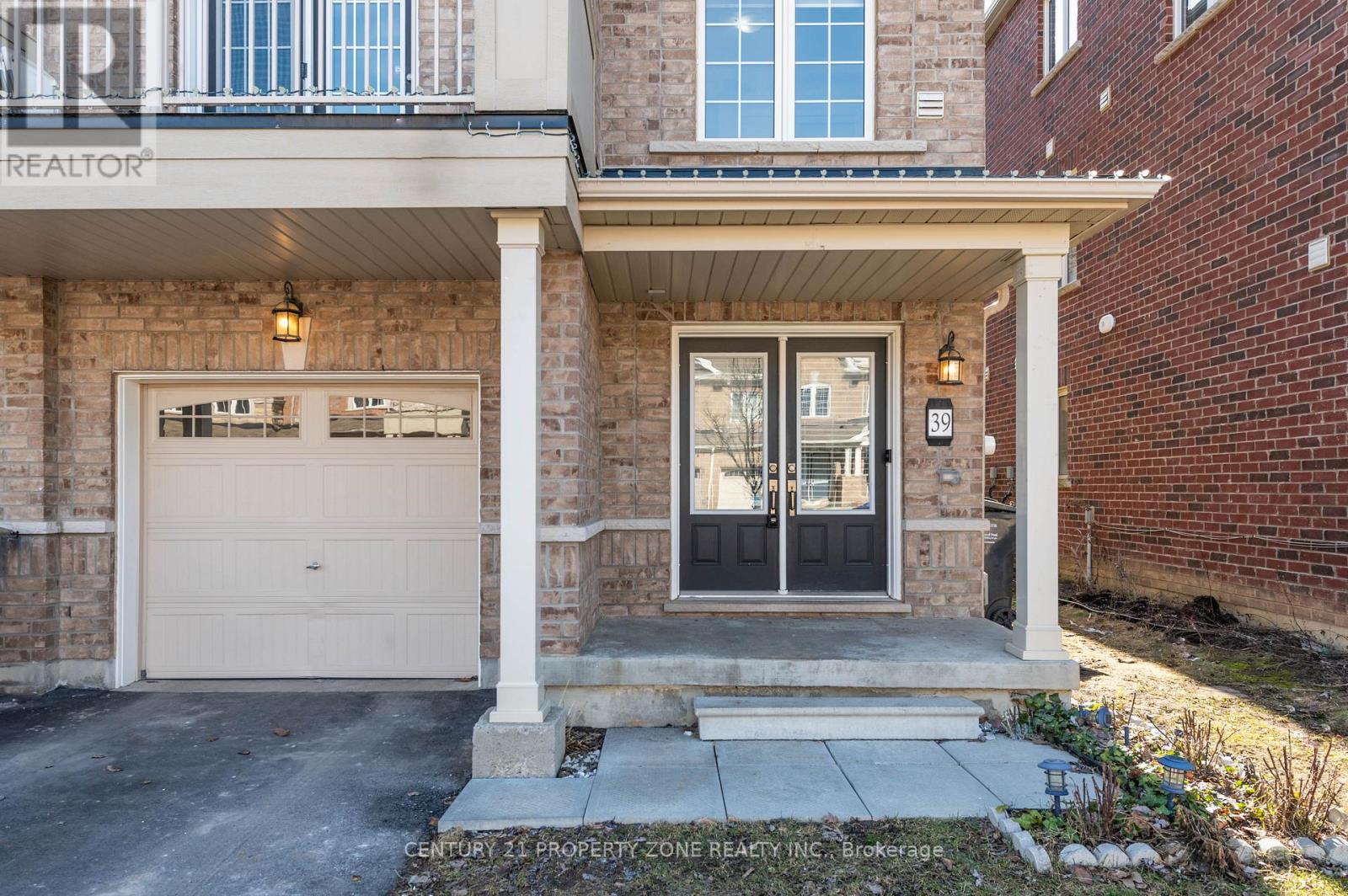 39 Golden Springs Drive, Brampton, Ontario  L7A 0C7 - Photo 2 - W12132152