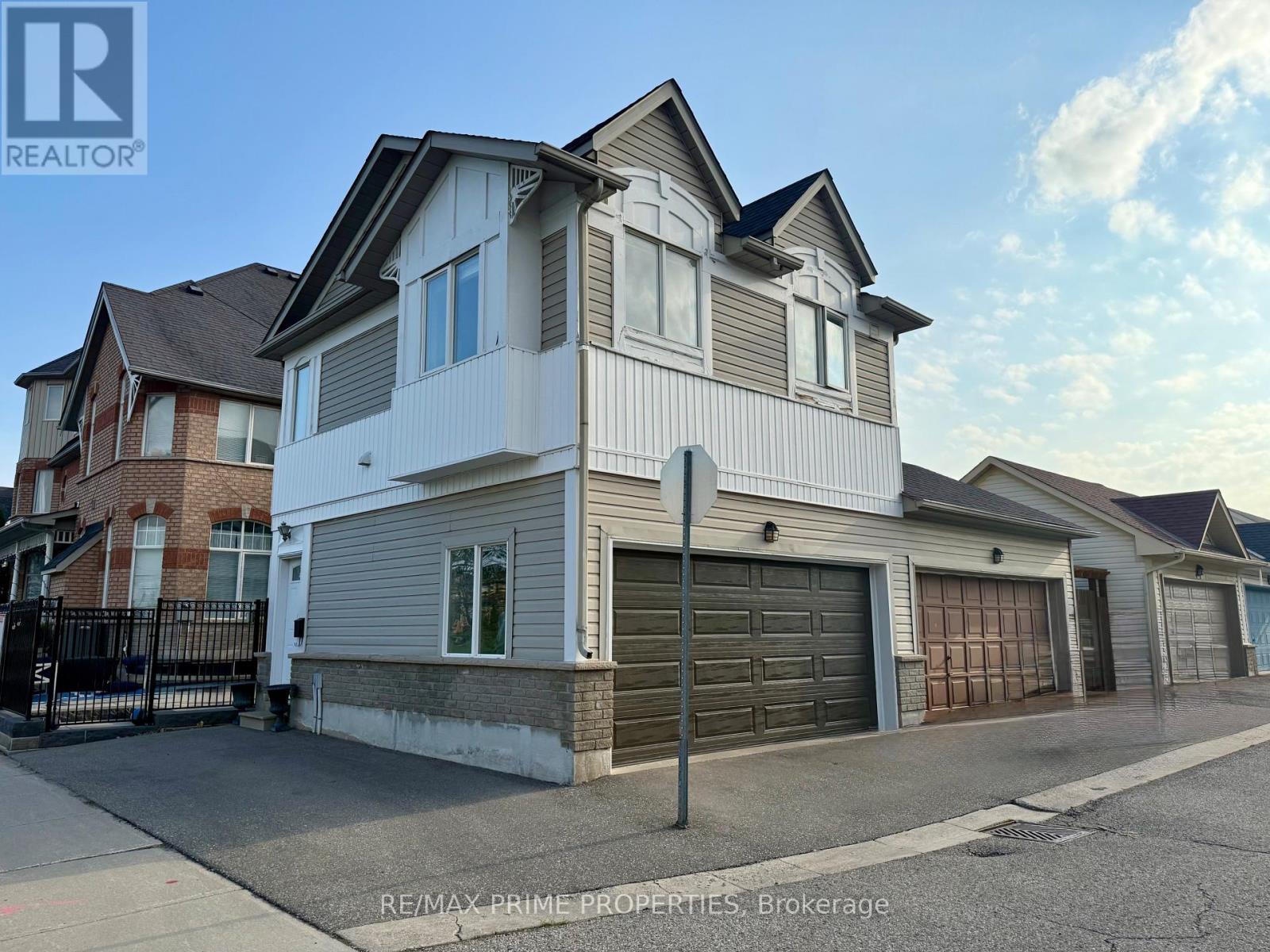 COACH - 46 GLENDENNAN AVENUE, Markham, Ontario