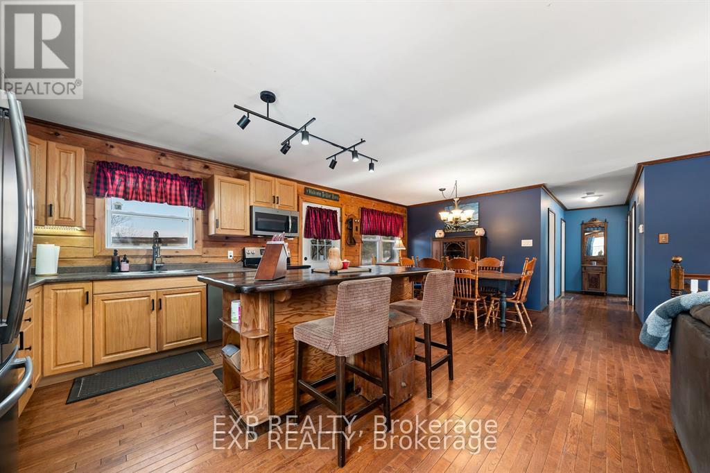 1469 Queensborough Road, Tweed, Ontario  K0K 2K0 - Photo 11 - X12039350