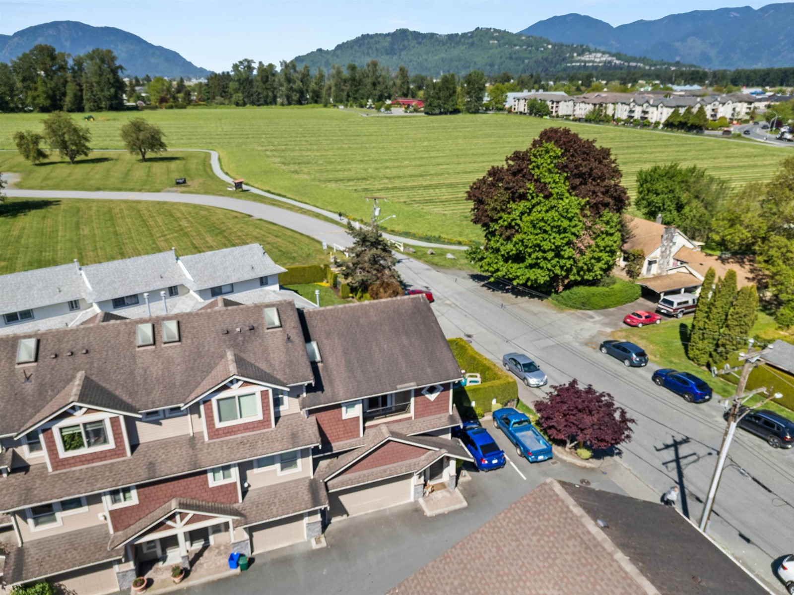 Property at 1 45624 STOREY AVENUE image 2