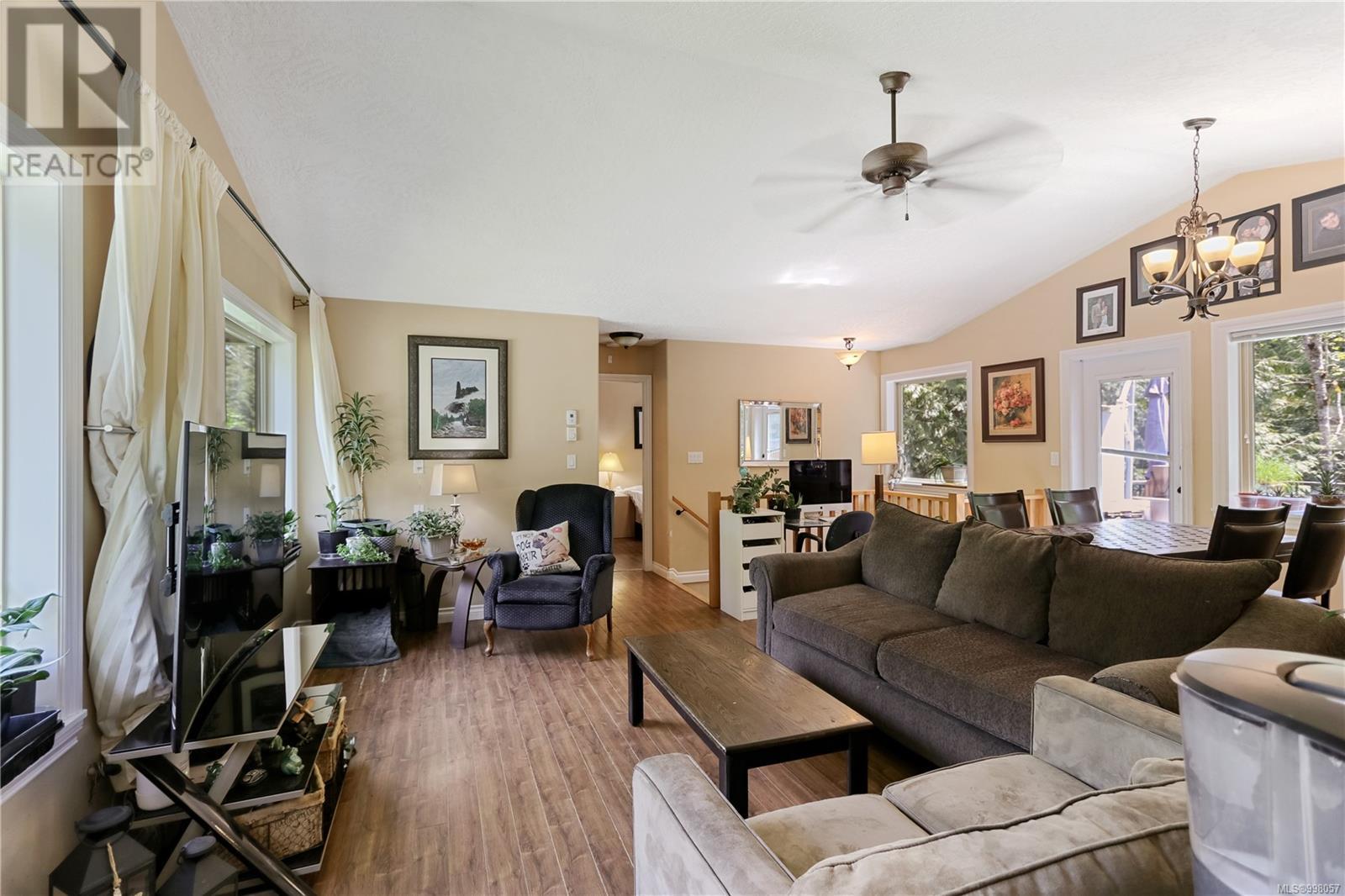 1574 Pady Pl, Qualicum Beach, British Columbia  V9K 2S3 - Photo 4 - 998057