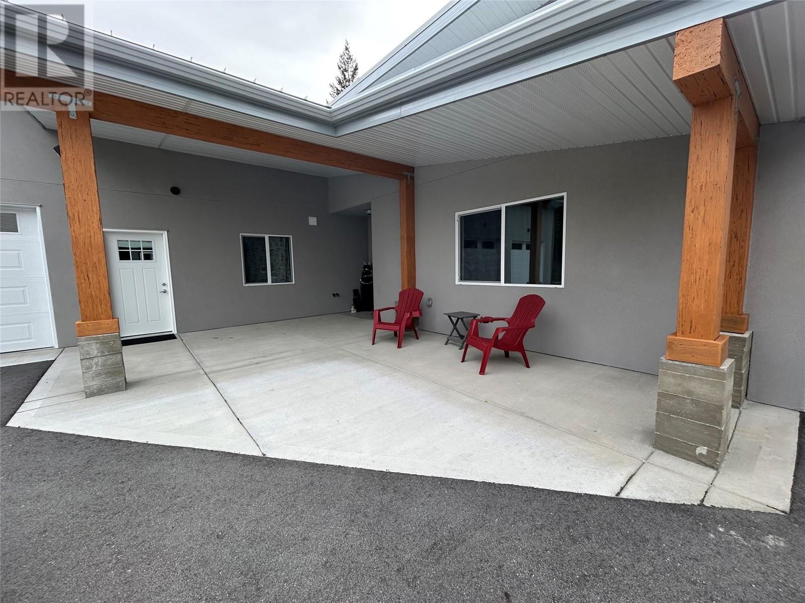 Property at 174 Crown Crescent image 3