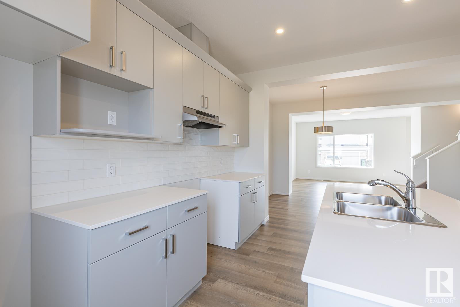 Property at 6272 175 AV NW image 3
