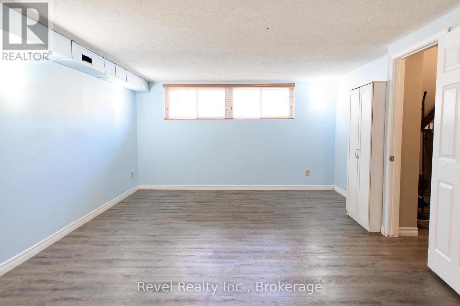 9 Frederick Drive, Wasaga Beach, Ontario  L9Z 1P9 - Photo 24 - S12132201