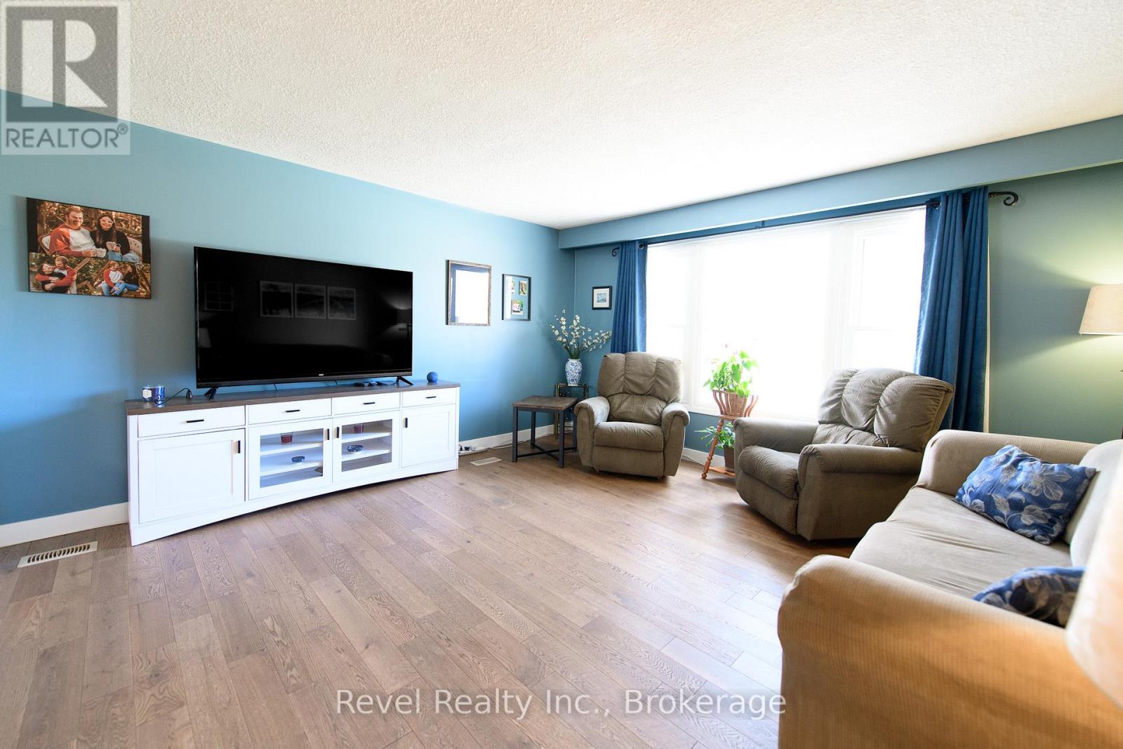 Property at 9 FREDERICK DRIVE image 3
