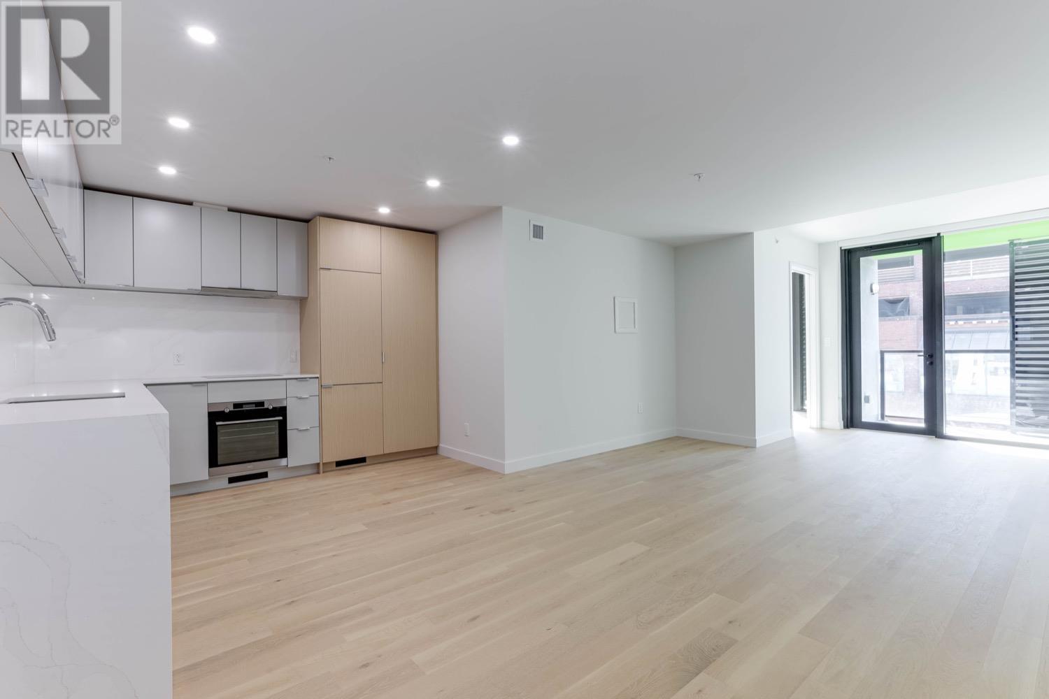 505 239 KEEFER STREET, Vancouver, British Columbia