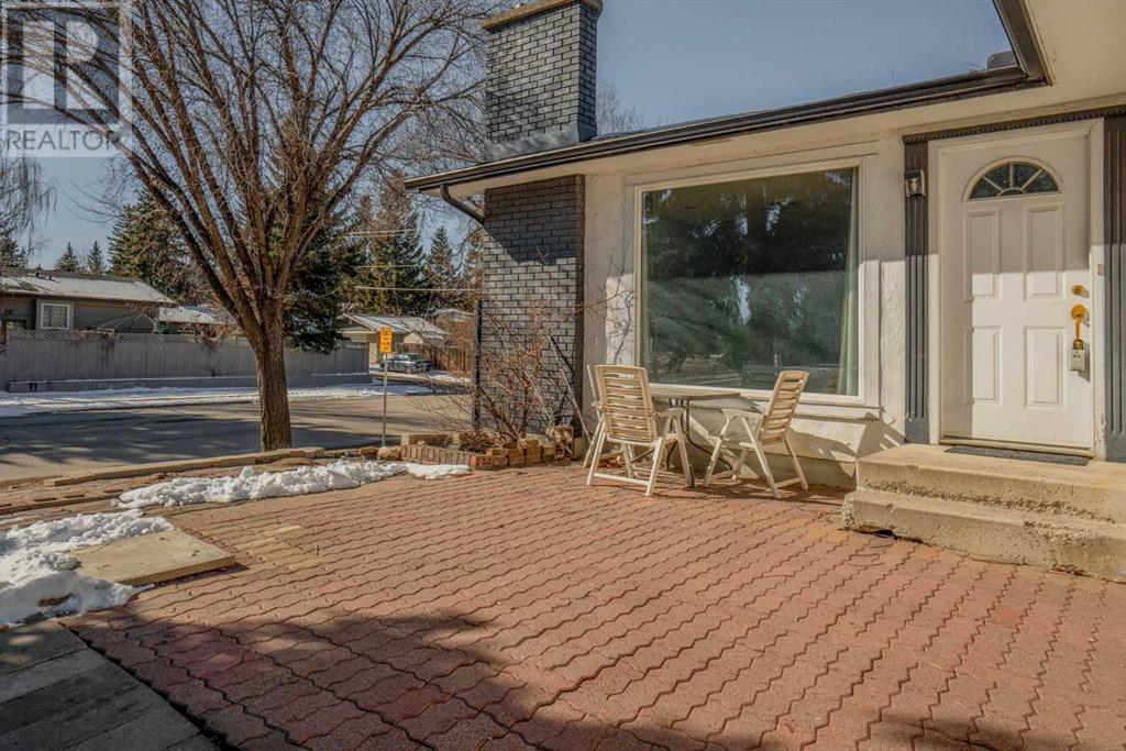 Property at 9427 Palliser Place SW image 3