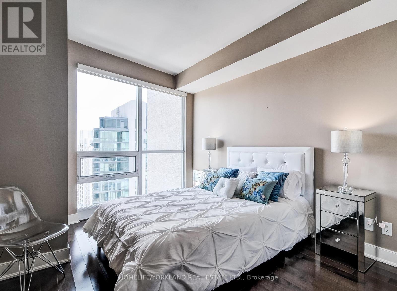 3702 - 219 Fort York Boulevard, Toronto, Ontario  M5V 1B1 - Photo 7 - C12132186