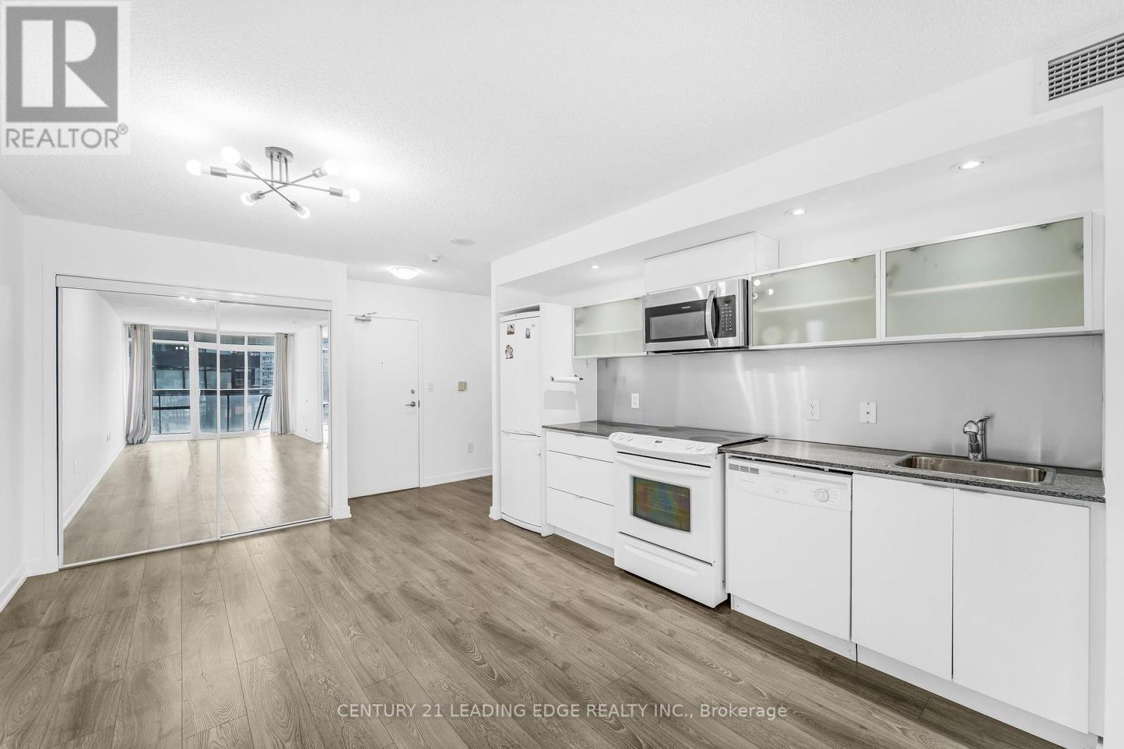 1523 - 4k Spadina Avenue, Toronto, Ontario  M5V 3Y9 - Photo 13 - C12132195
