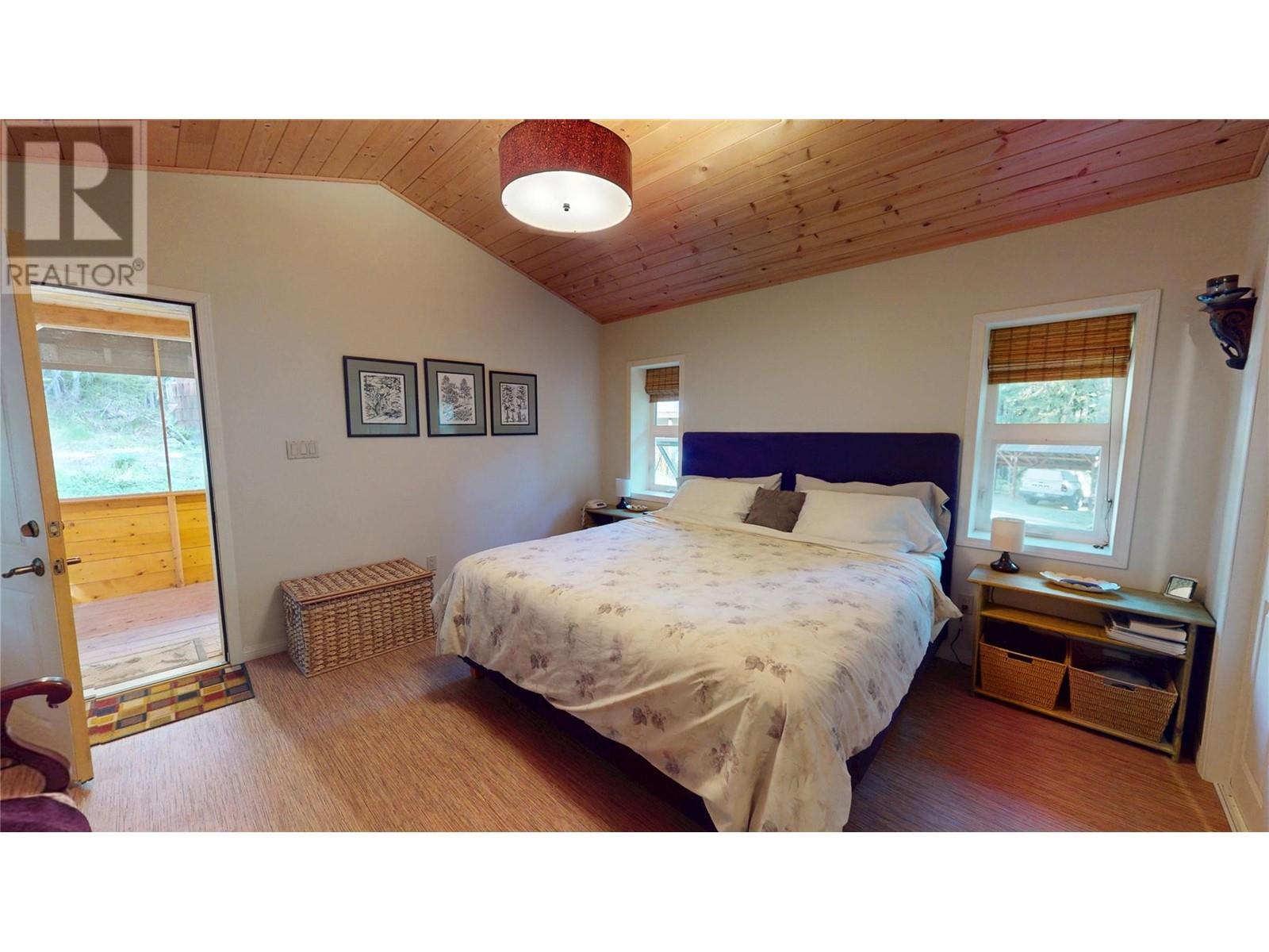 16317 Cedar Road, Crawford Bay, British Columbia  V0B 1E0 - Photo 21 - 10345130