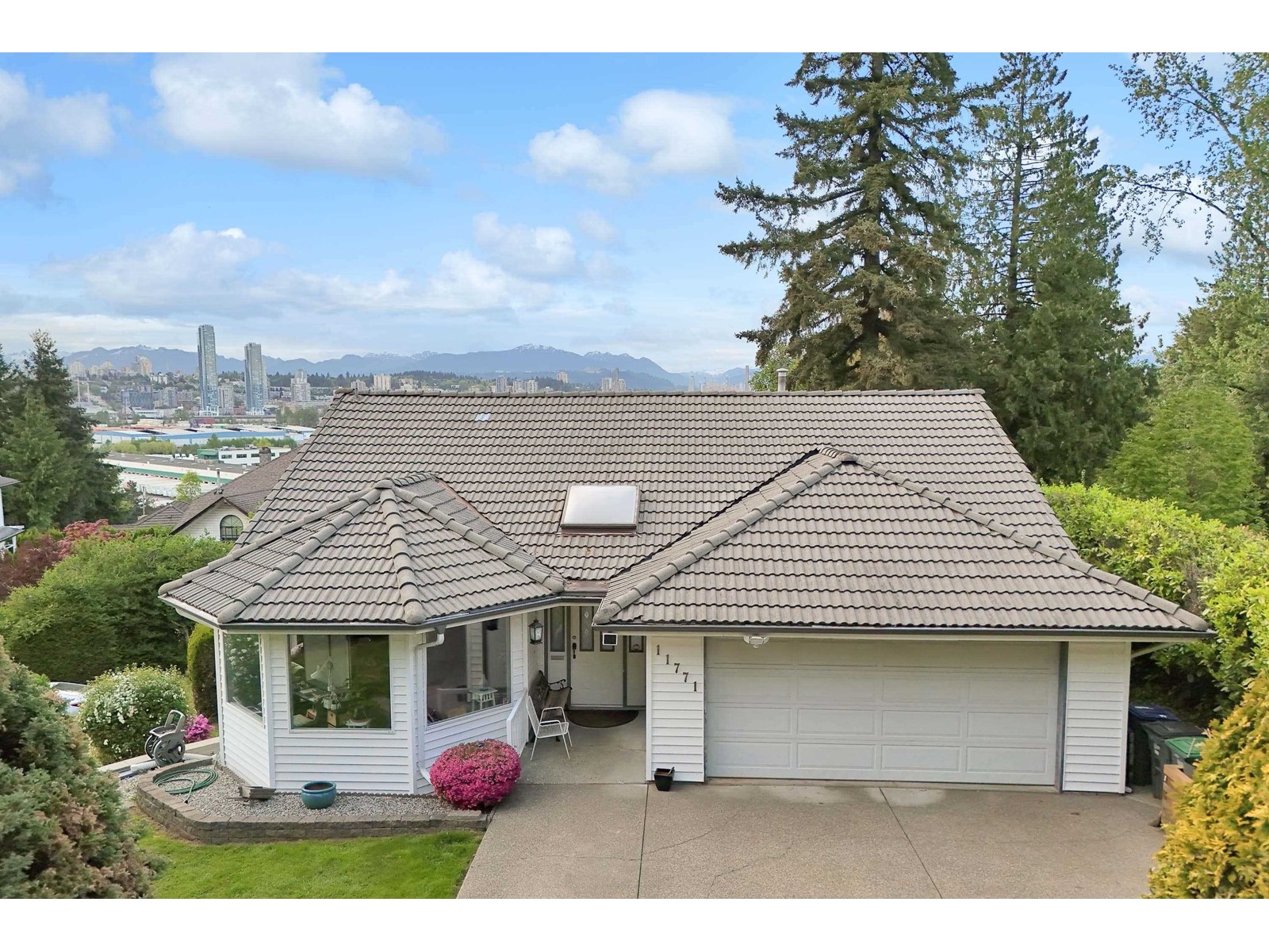 Property at 11771 100 AVENUE image 3