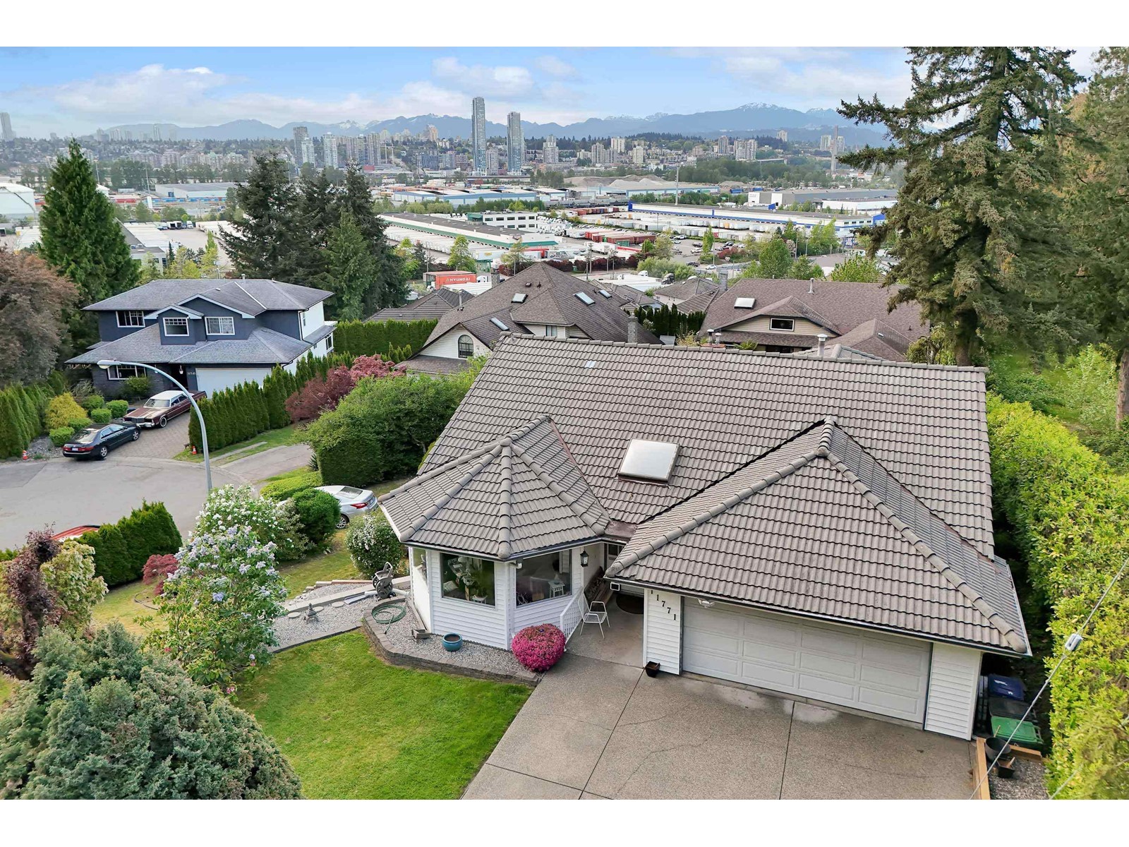 Property at 11771 100 AVENUE image 2