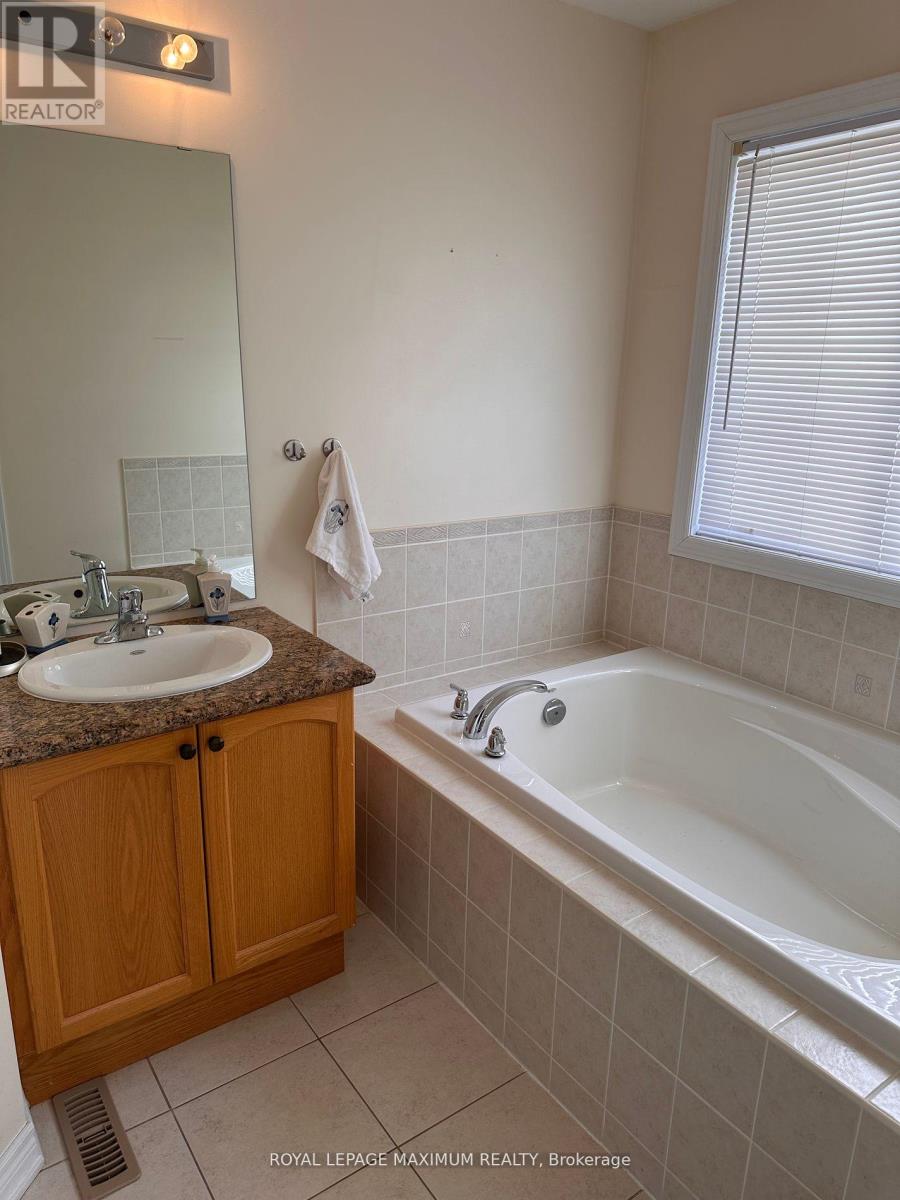 201 Box Grove Bypass, Markham, Ontario  L6B 0L1 - Photo 11 - N12132211
