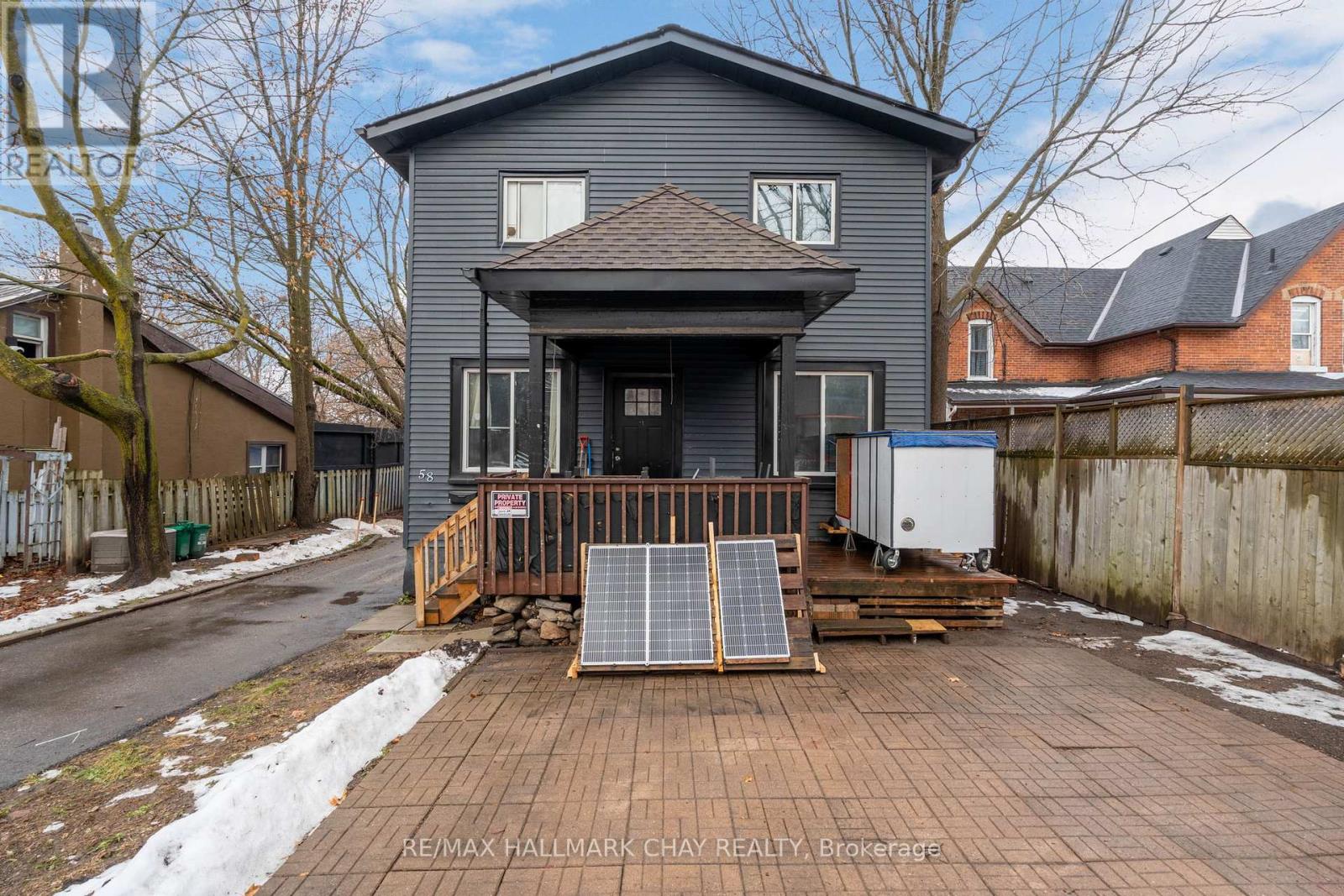 1-4 - 58 Penetang Street, Barrie, Ontario  L4M 1V6 - Photo 1 - S12132191