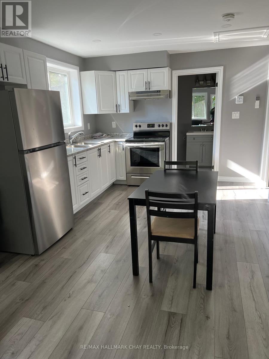 1-4 - 58 Penetang Street, Barrie, Ontario  L4M 1V6 - Photo 14 - S12132191