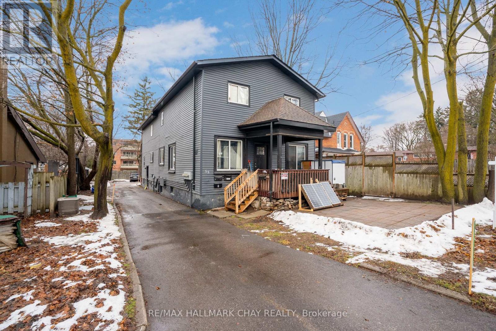 1-4 - 58 Penetang Street, Barrie, Ontario  L4M 1V6 - Photo 2 - S12132191