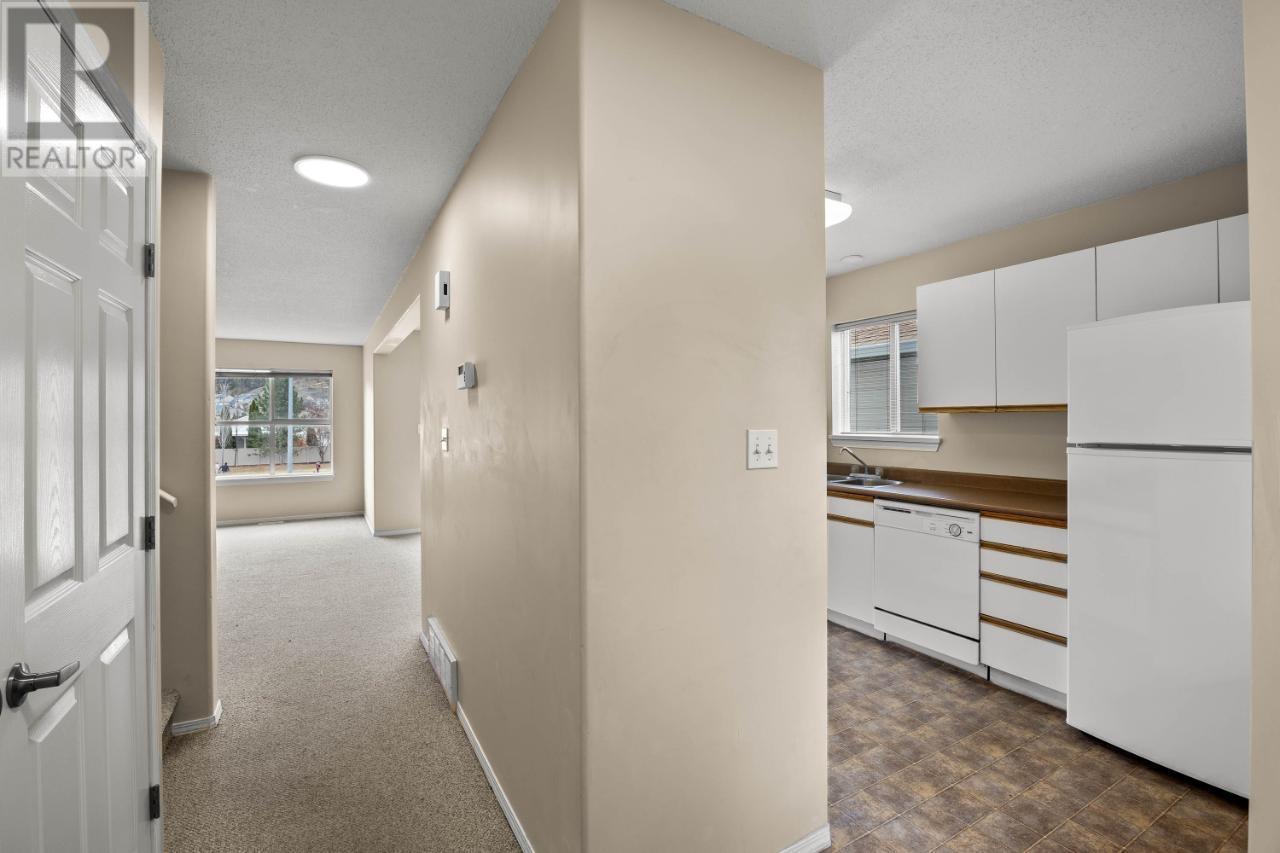 1920 HUGH ALLAN Drive Unit# 4 Kamloops Photo 6