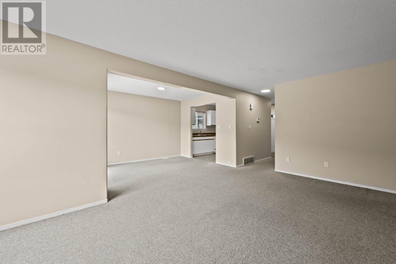 1920 HUGH ALLAN Drive Unit# 4 Kamloops Photo 9