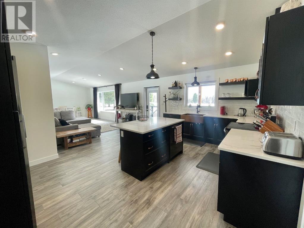 Property at 6624 17 Avenue image 4