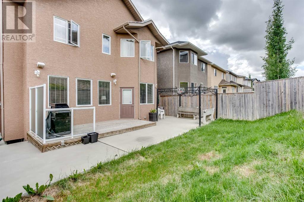 Property at 73 Sherwood Circle NW image 4