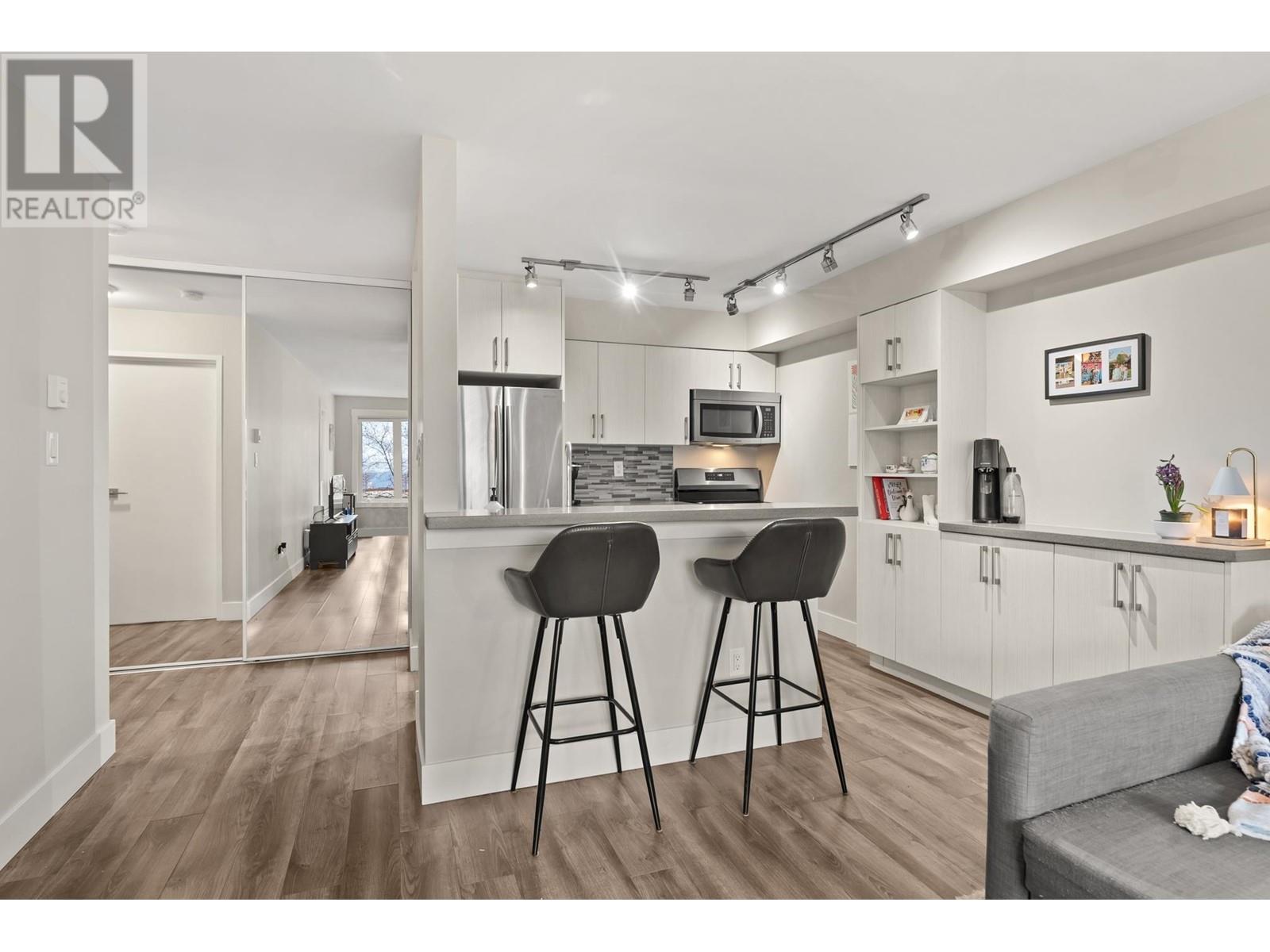 304 1040 E Broadway, Vancouver, British Columbia  V5T 4N7 - Photo 8 - R2986396