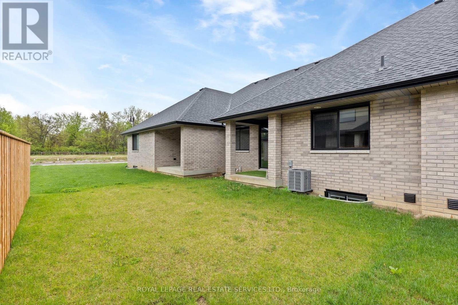512 Water Road, Amherstburg, Ontario  N9V 0H1 - Photo 28 - X12132207