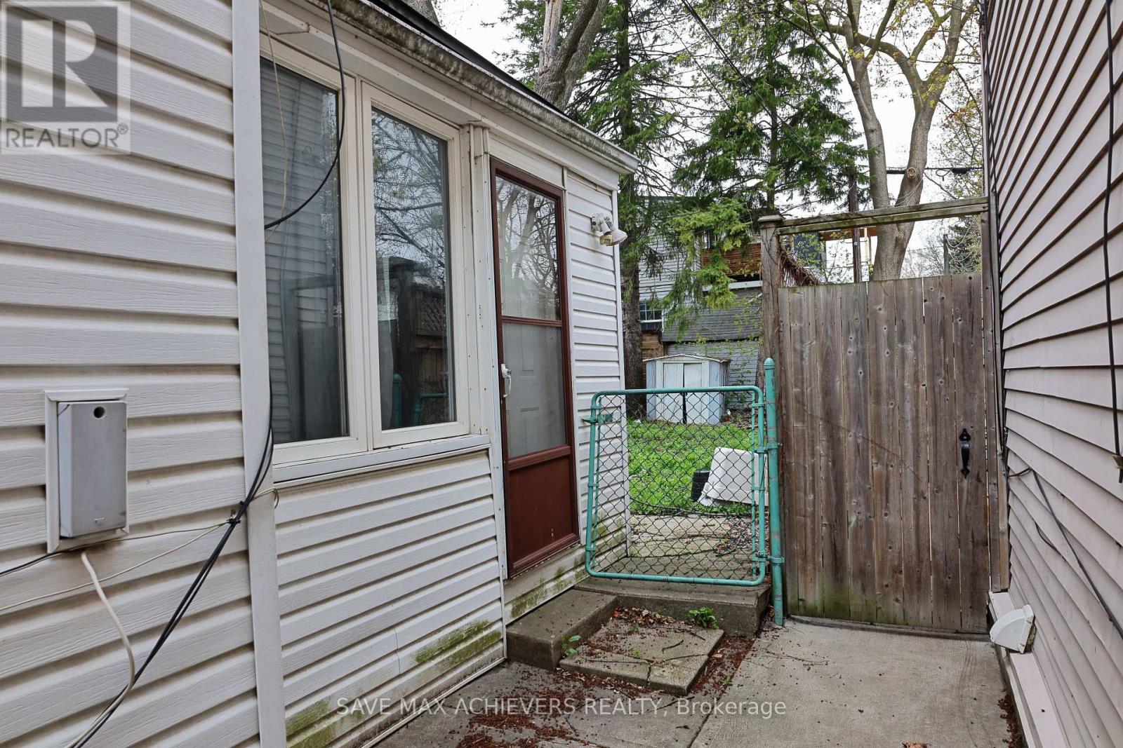 1820 Dundas Street E, Toronto (Greenwood-Coxwell), Ontario  M4L 1M5 - Photo 46 - E12131936