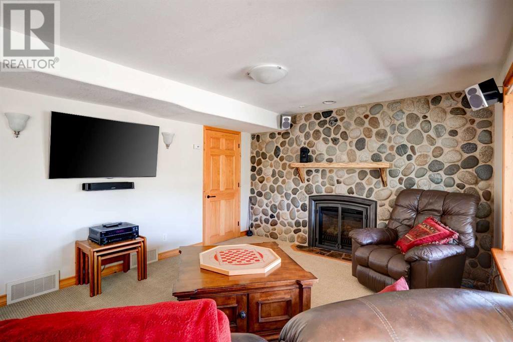 35 Strathdale Close Sw, Calgary, Alberta  T3H 2K5 - Photo 35 - A2217787