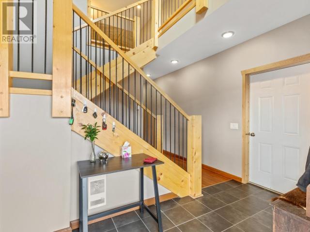 Property at 8 DORA CRESCENT image 3