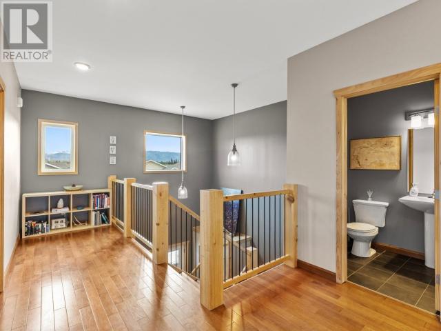 Property at 8 DORA CRESCENT image 5