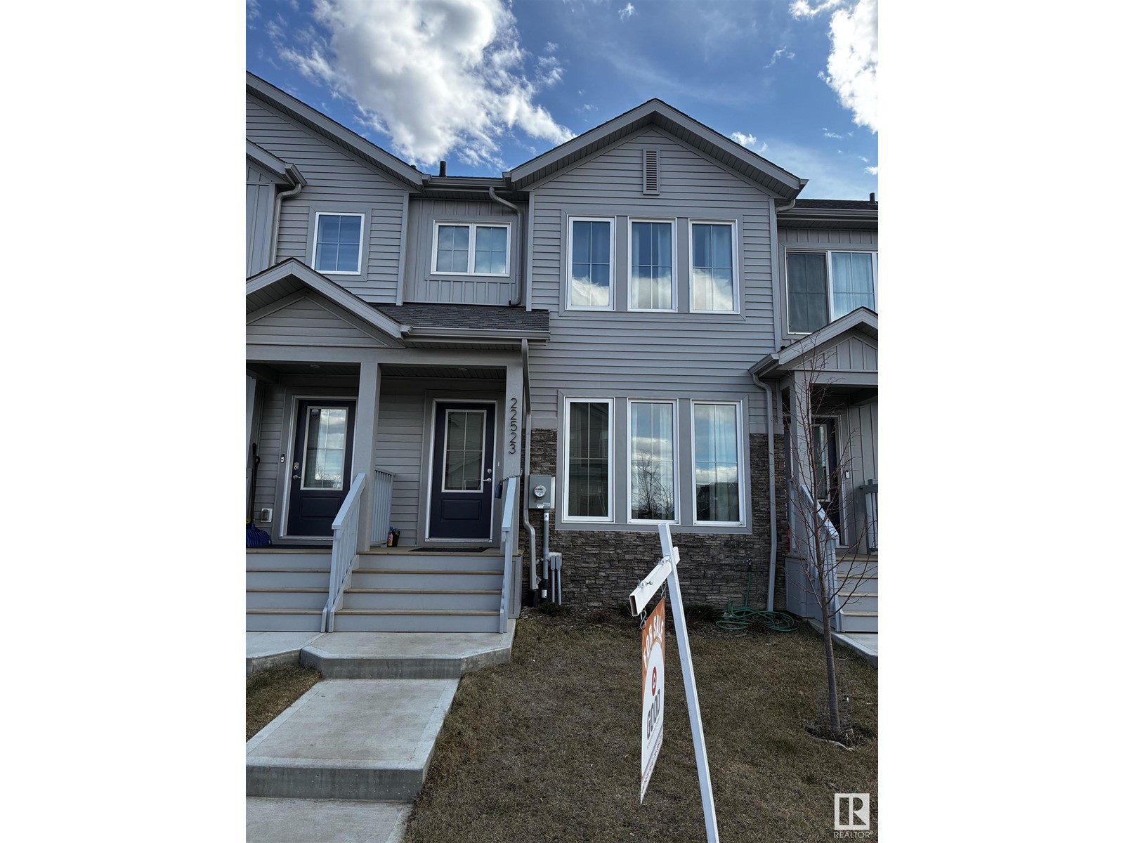 Property at 22523 93 AV NW image 1