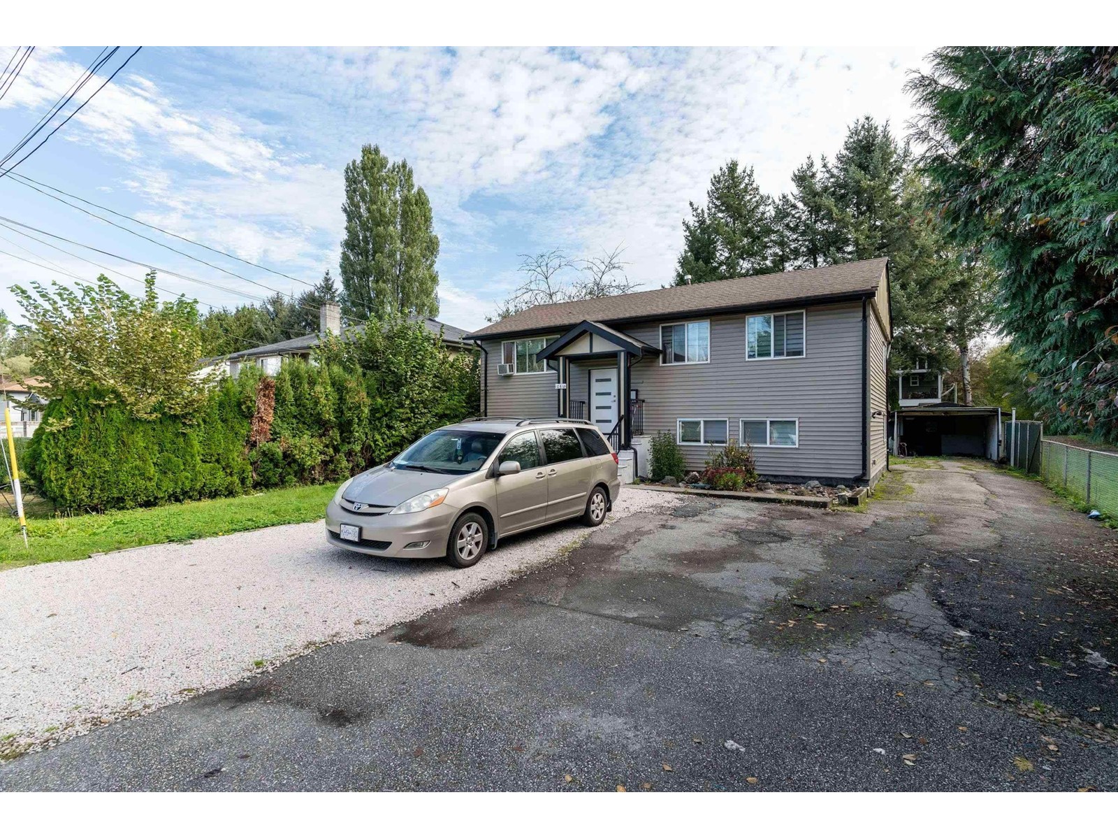 Property at 10610 141 STREET image 4