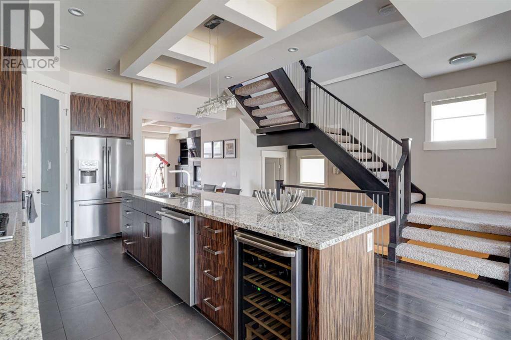 Property at 3133 40 Street SW image 3
