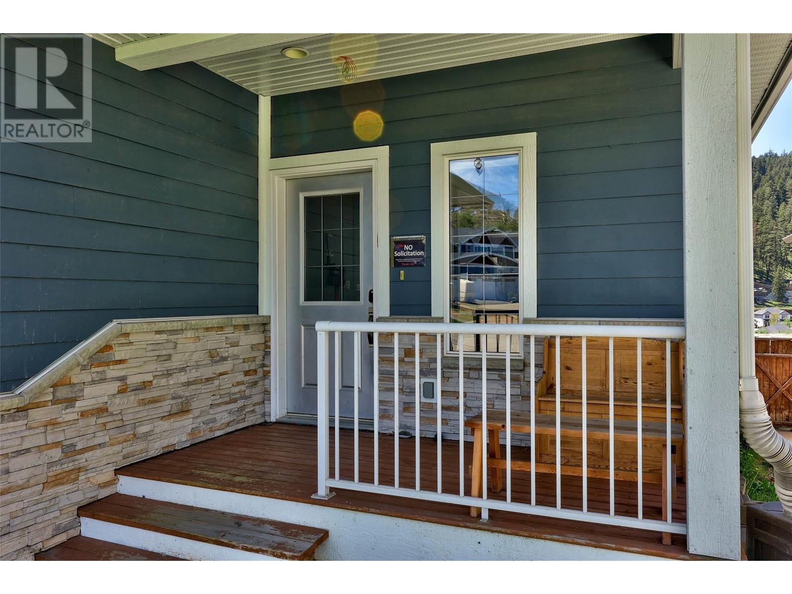 1848 Foxtail Drive, Kamloops, British Columbia  V1S 0A4 - Photo 2 - 10346698
