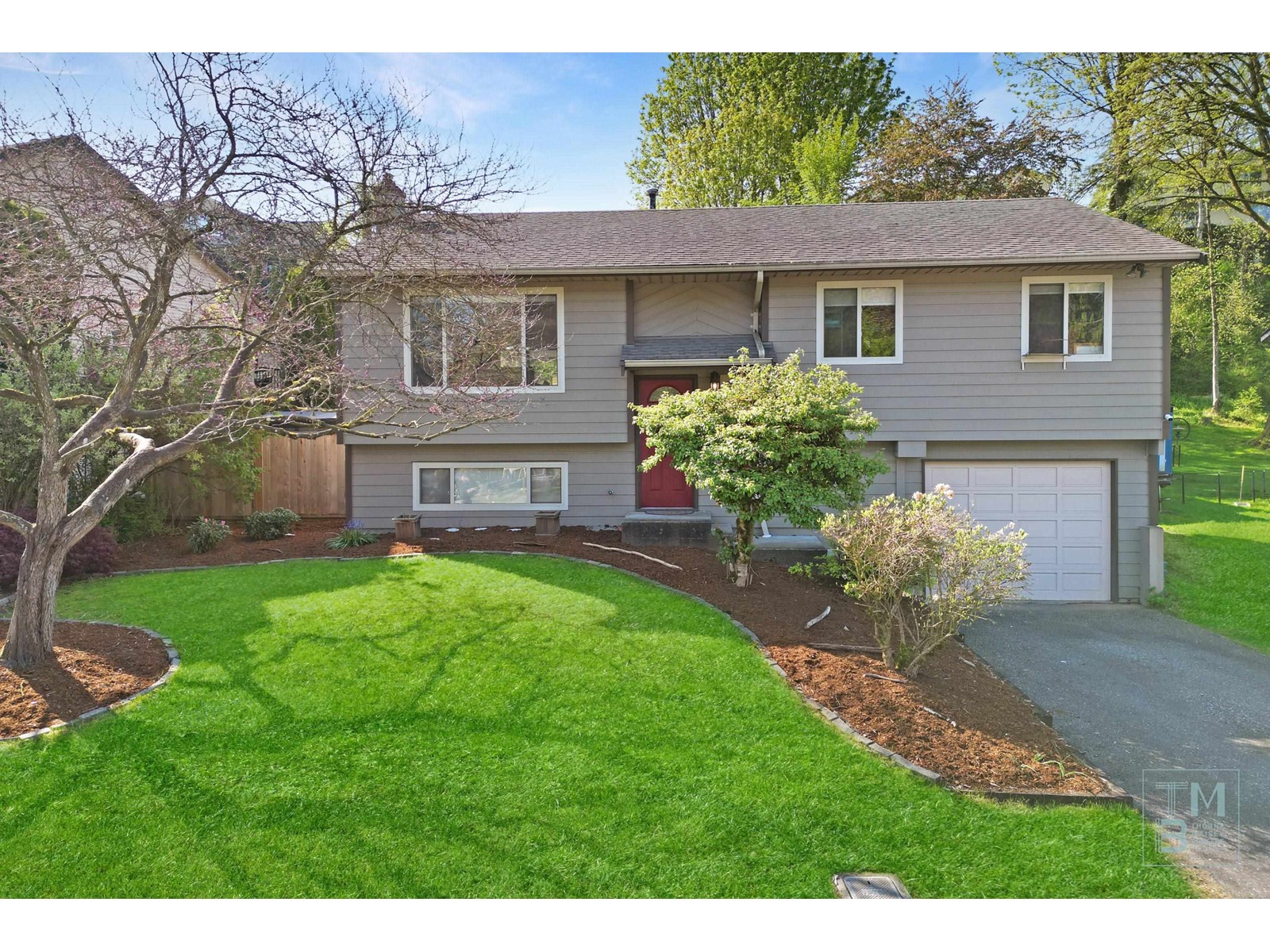 34464 Immel Street, Abbotsford, British Columbia  V2S 5P4 - Photo 2 - R2999759