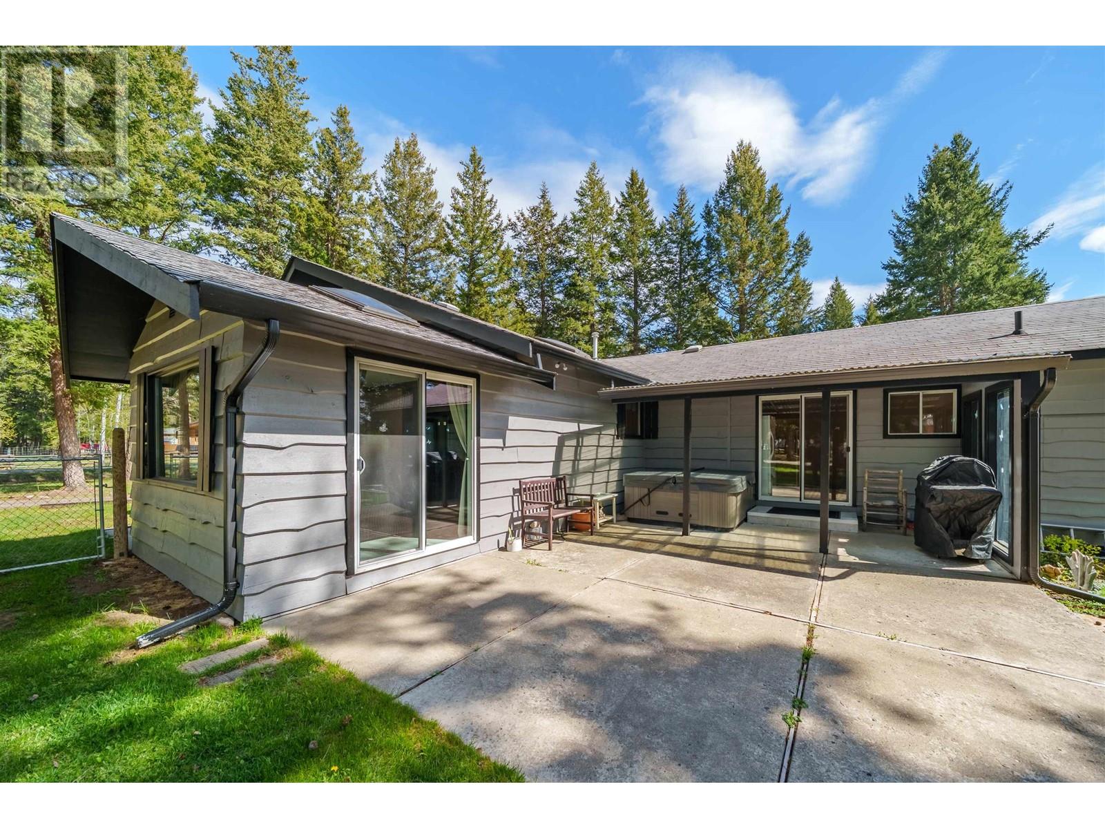 Property at 5056 KINNCUM ROAD image 4