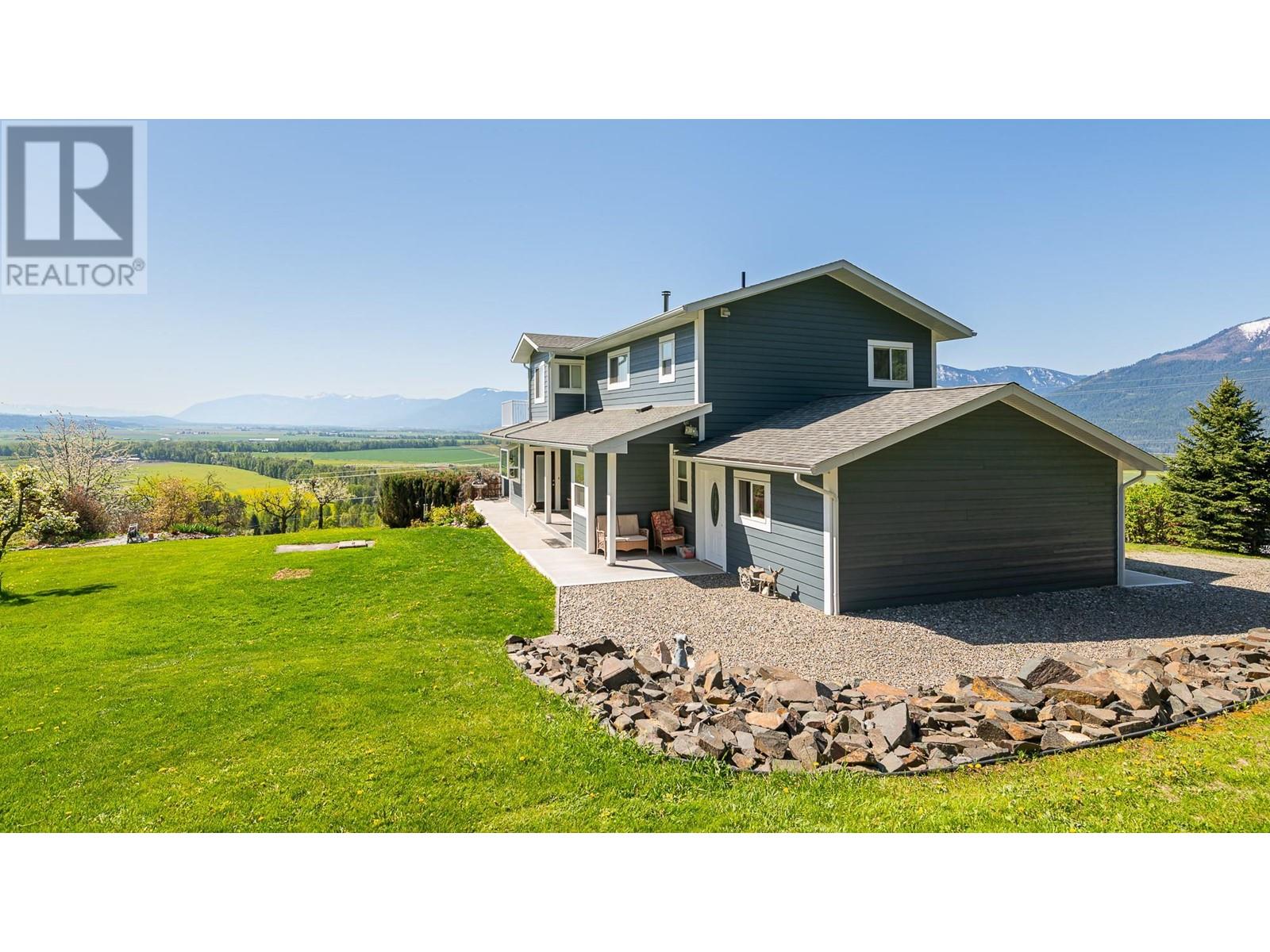5650 Bathie Road, Wynndel, British Columbia  V0B 2N2 - Photo 3 - 10346531