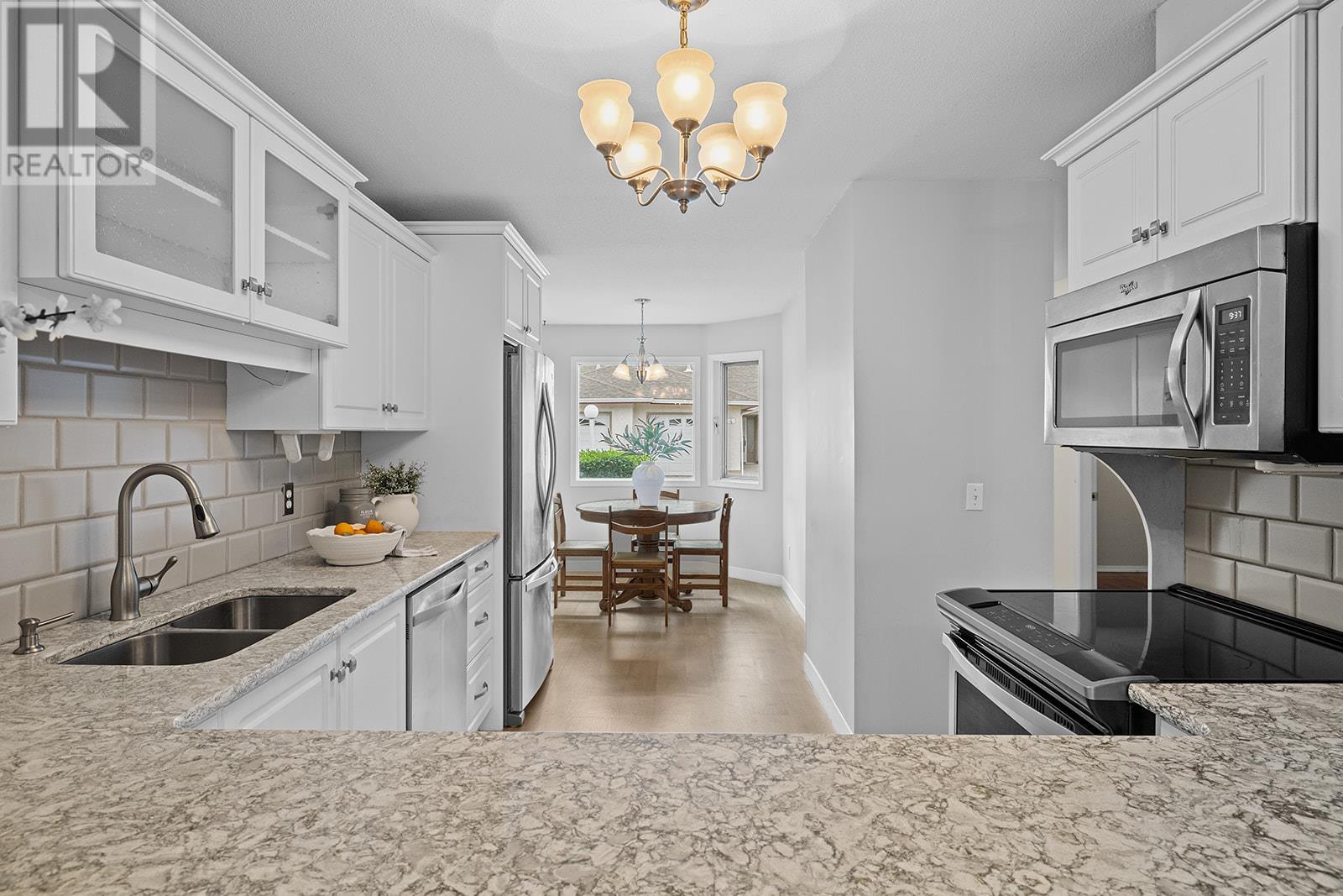 Property at 1874 Parkview Crescent Unit# 7 image 1